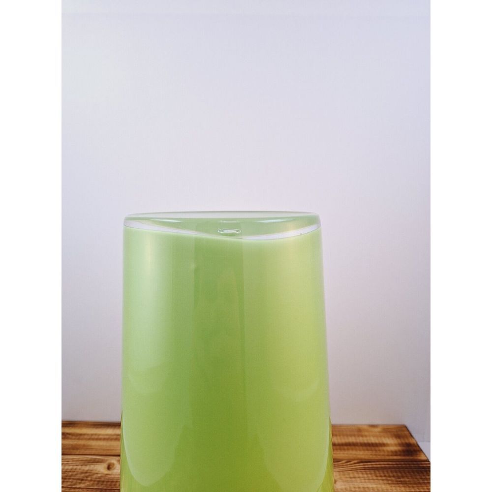 Art Glass Hand Blown Cased Vase, Lime Green In Color With Rim‎ Trimmed Blue - Picture 5 of 10